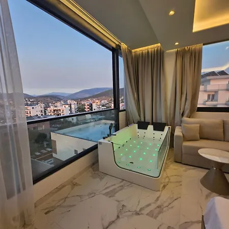 Rooftop Panoramic Jacuzzi *