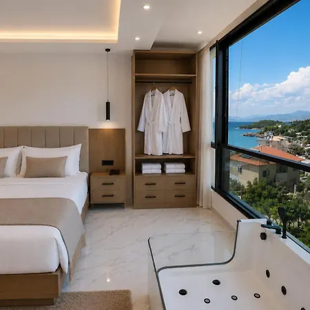 Rooftop Panoramic Jacuzzi