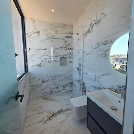 Rooftop Panoramic Jacuzzi *
